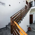Blue Ribbons Luxury House *