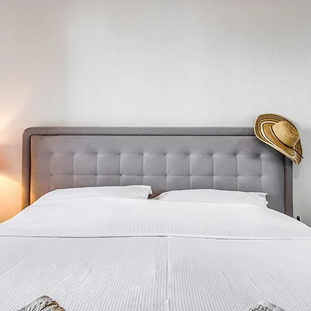 Blue Ribbons Luxury House Appartamento