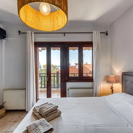 Blue Ribbons Luxury House