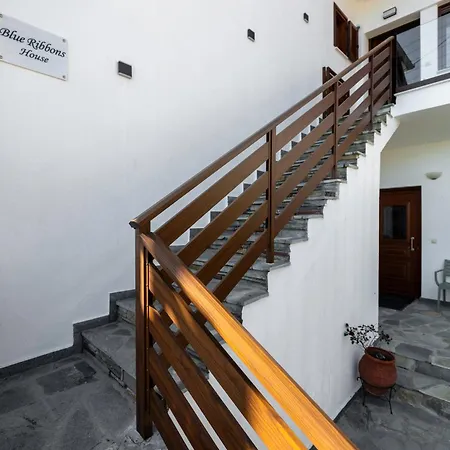 Blue Ribbons Luxury House *