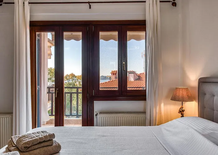 Blue Ribbons Luxury House *